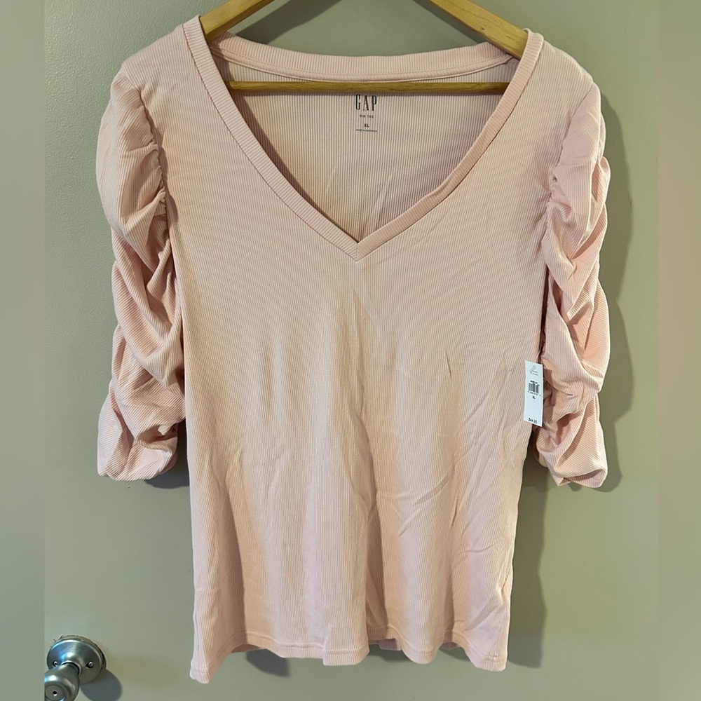 GAP light pink ruffle sleeve v-neck rib tee, NWT, size xl